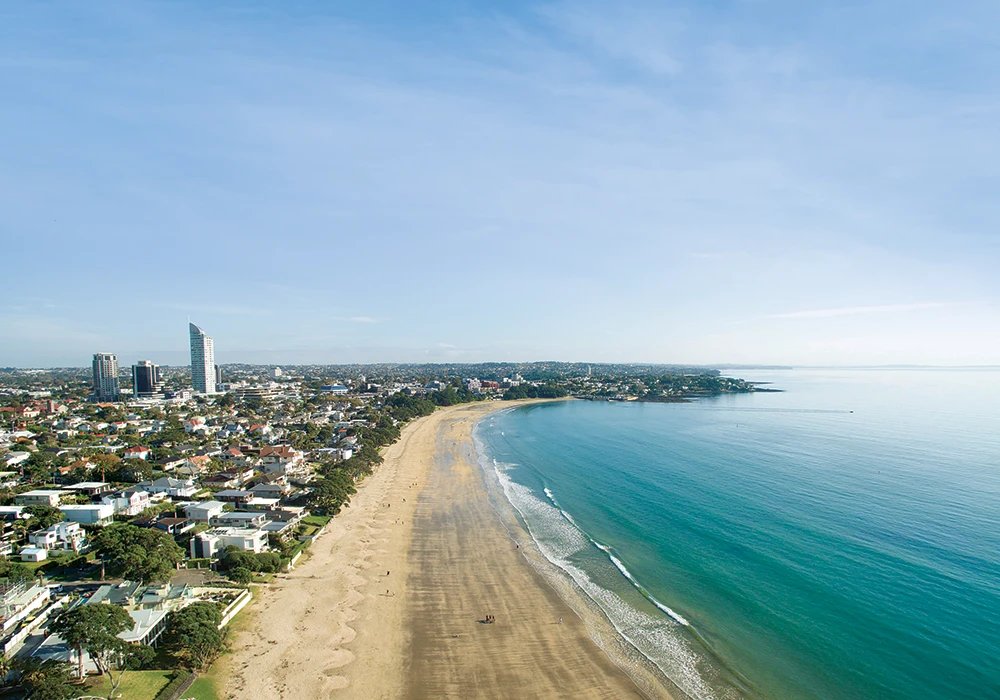 Takapuna surf spot