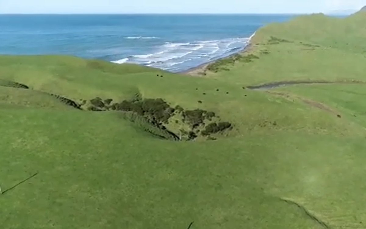 Te Araroa surf, Te Araroa surf spot, Gisborne / East Cape, New Zealand.